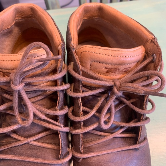 TEVA Burban Brown Leather lace up Men’s Ankle boots like new - Picture 2 of 11